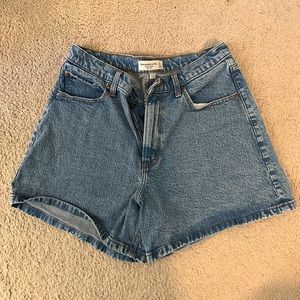 Abercrombie Curve Love High Rise Dad Short